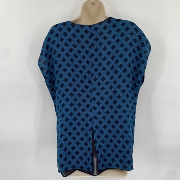 CAbi Top Size Medium Foulard Split Back Teal Blue Printed Cap Short Sleeve - Picture 7 of 10